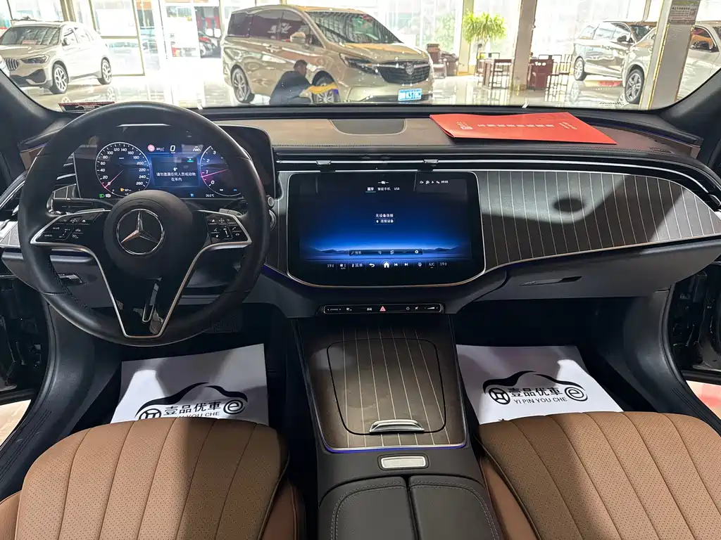 Mercedes-Benz E-Class — миниатюра 15