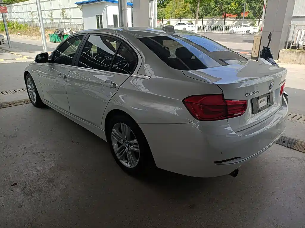 BMW 3 Series — миниатюра 8