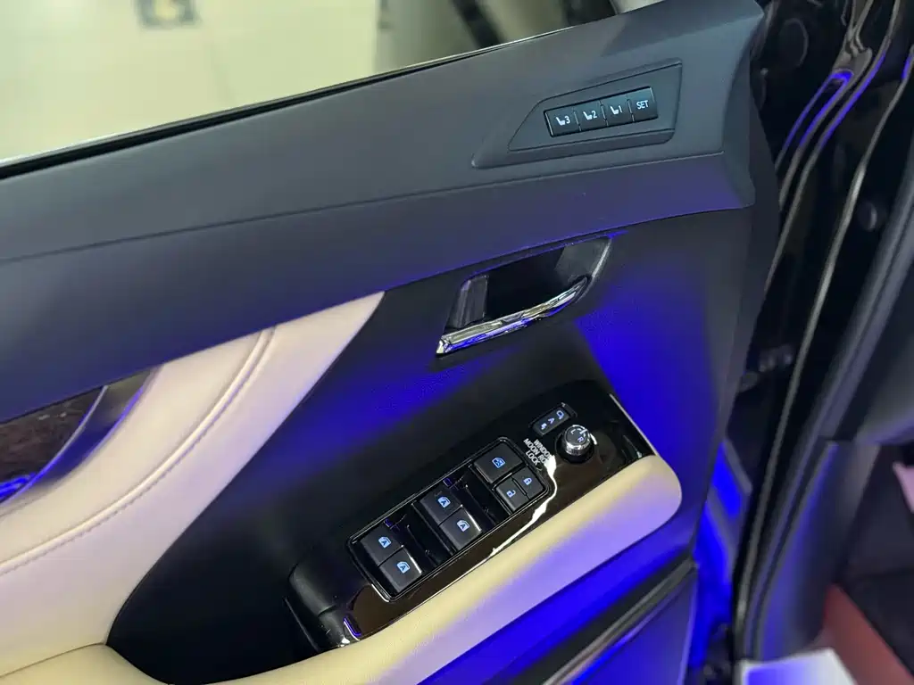 Toyota Vellfire 2020 2.5L Black Gold