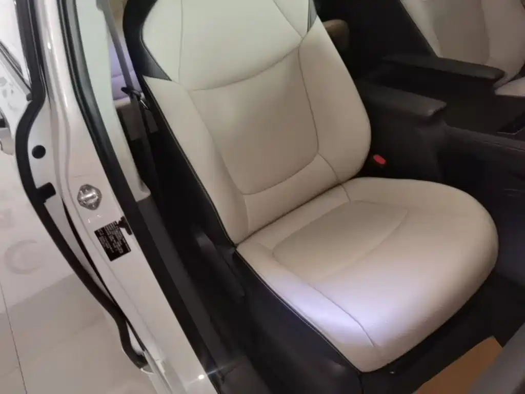 Toyota Sienna — миниатюра 25