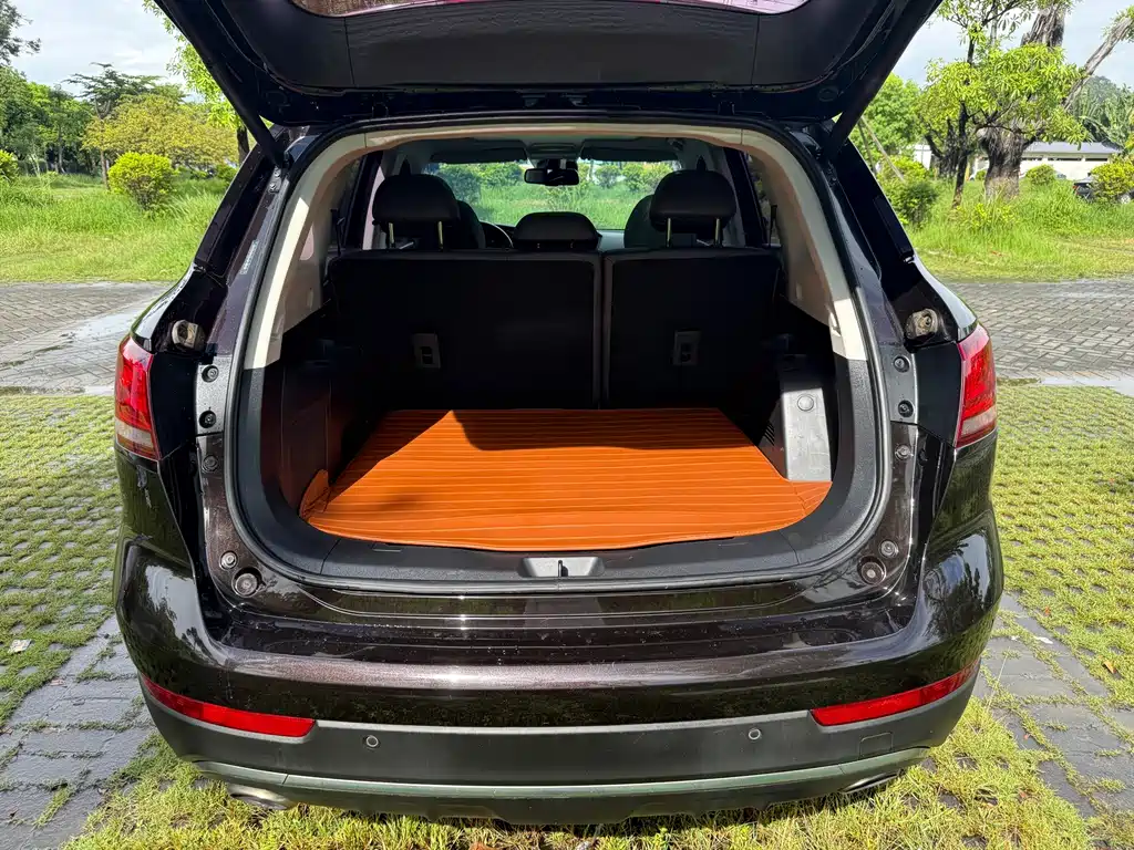 Borgward BX7 — миниатюра 15