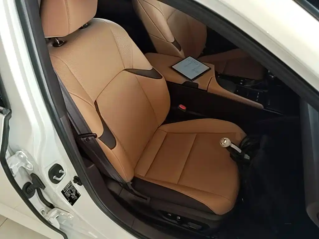 Lexus ES — миниатюра 25