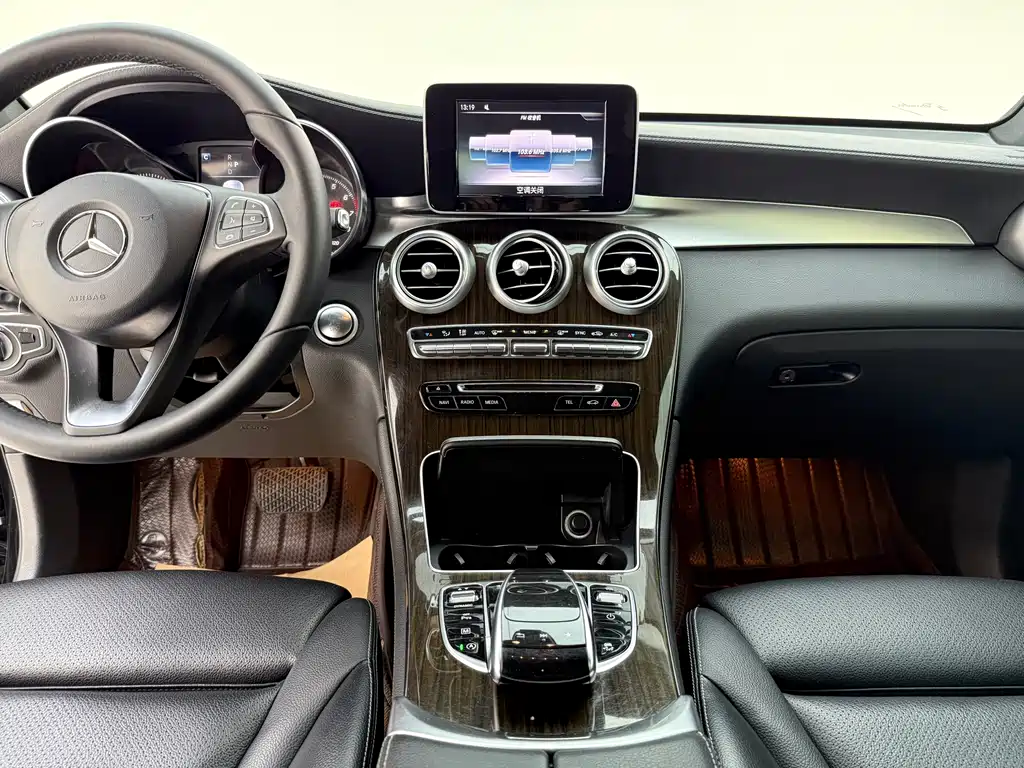 Mercedes-Benz GLC 2018 GLC 260 4MATIC