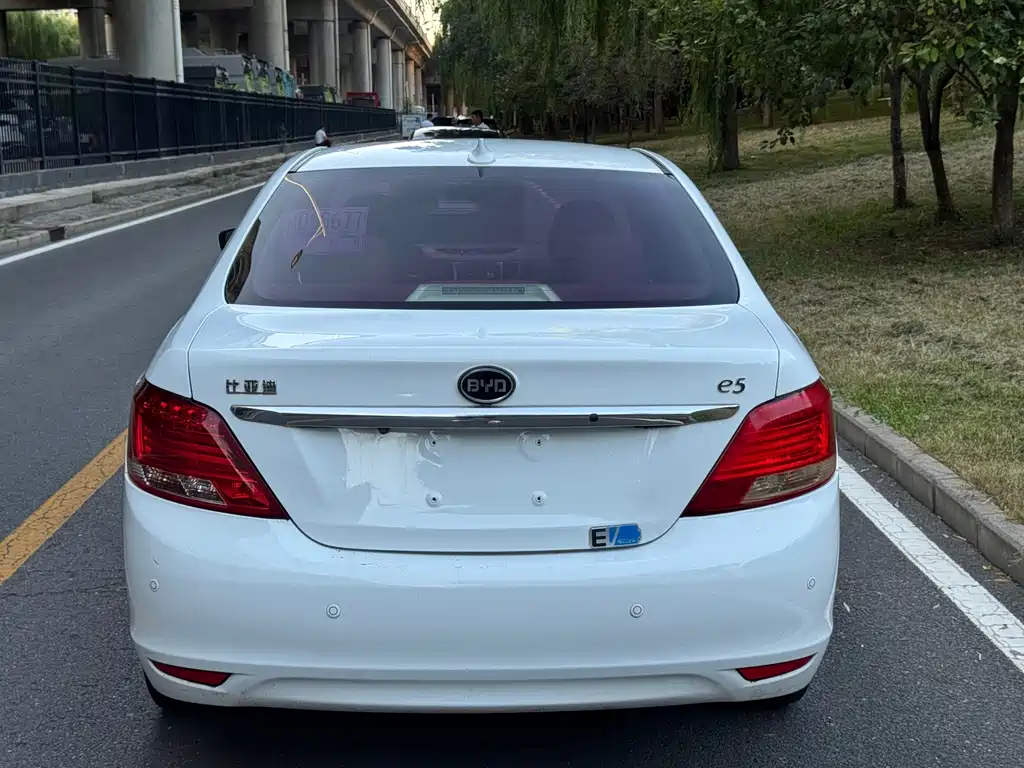 BYD e5 — миниатюра 5