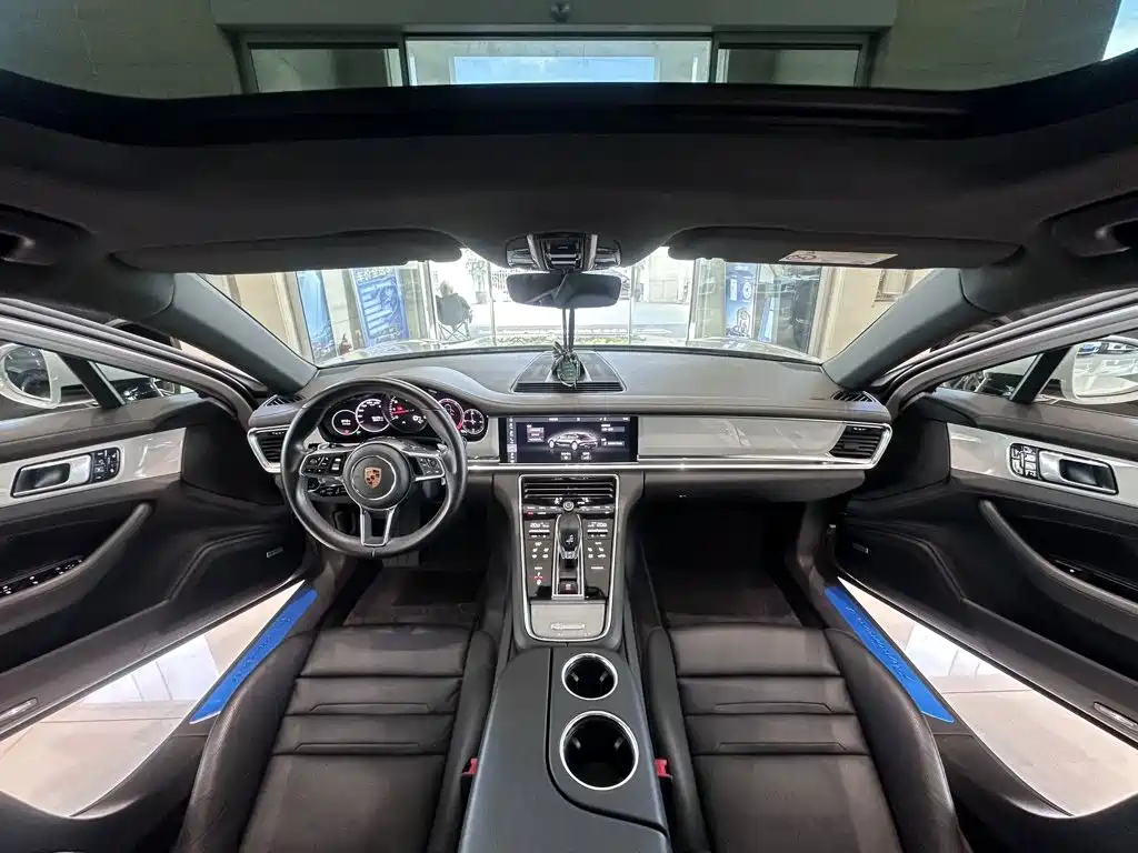 Porsche Panamera — миниатюра 8