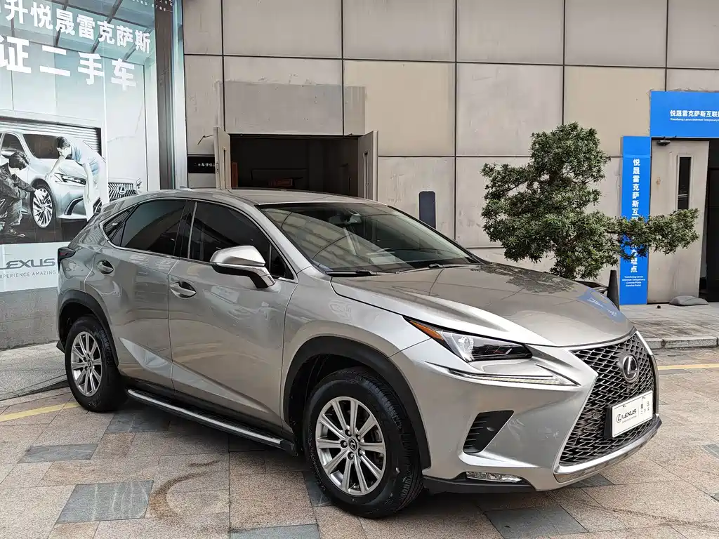 Lexus NX 2018 300