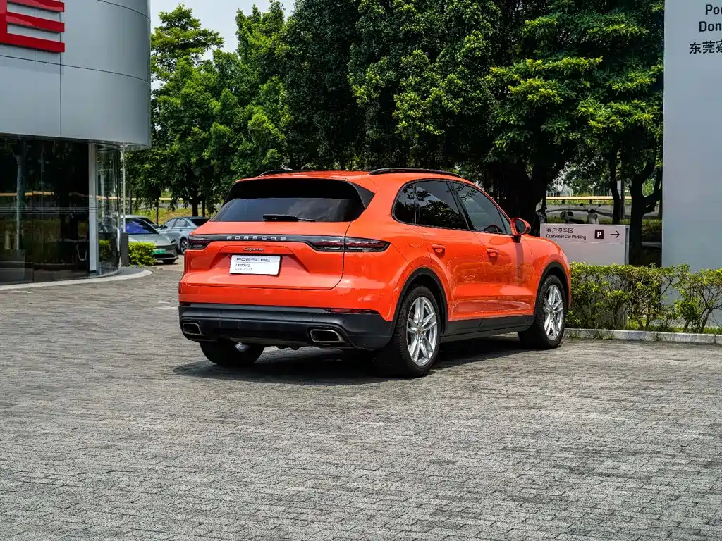 Porsche Cayenne — миниатюра 17