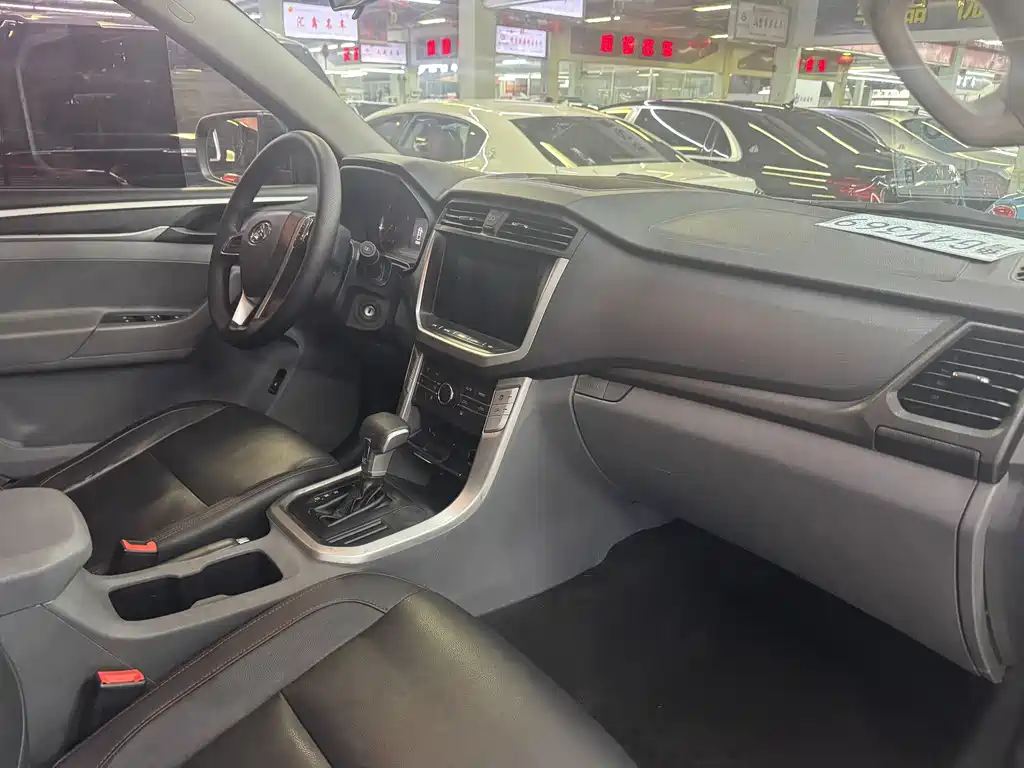 SAIC MAXUS CHASE T60