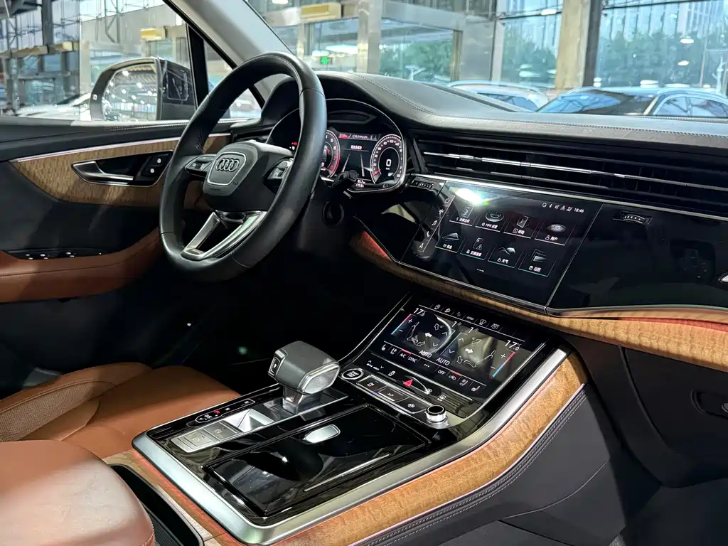 Audi Q7 — миниатюра 9