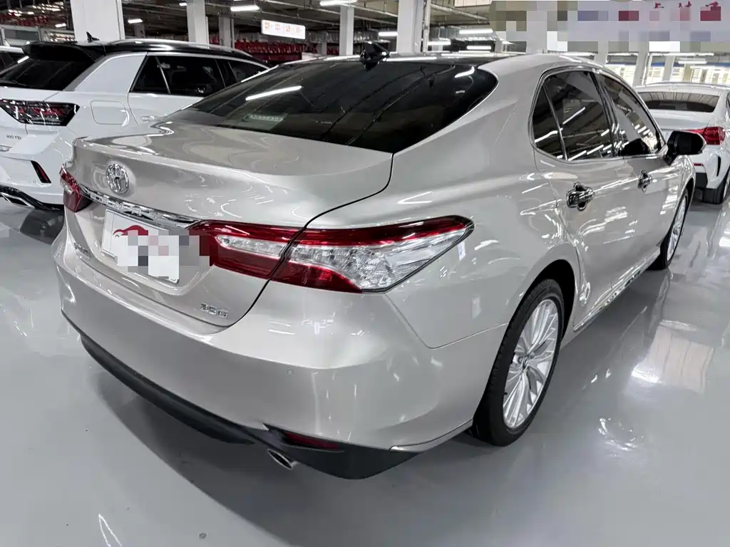 Toyota Camry — миниатюра 20