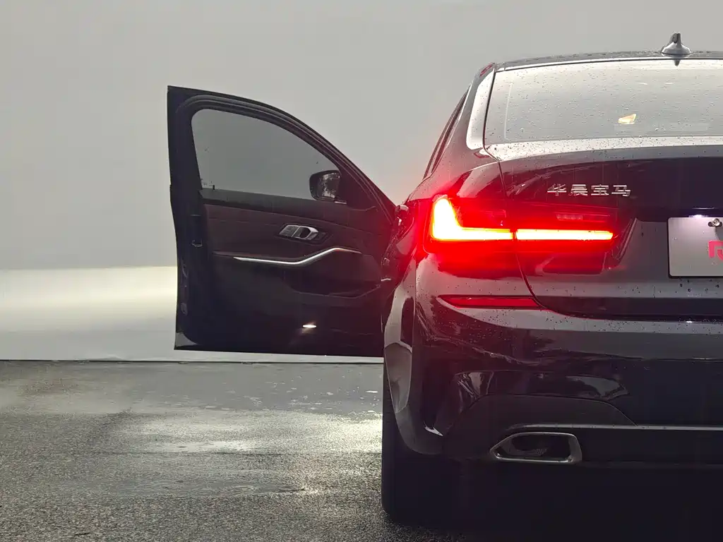BMW 3 Series — миниатюра 8