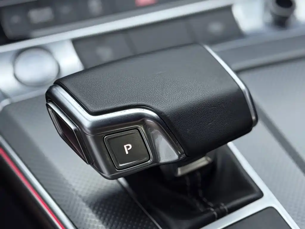 Audi A6L New Energy — миниатюра 9