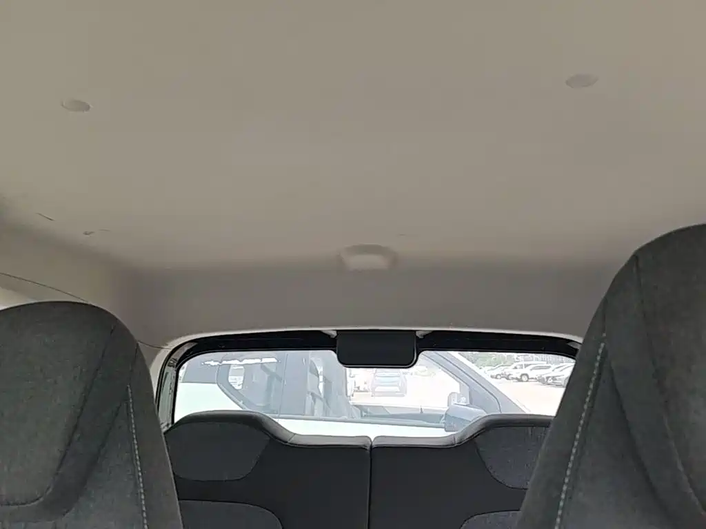 Wuling MINIEV — миниатюра 18