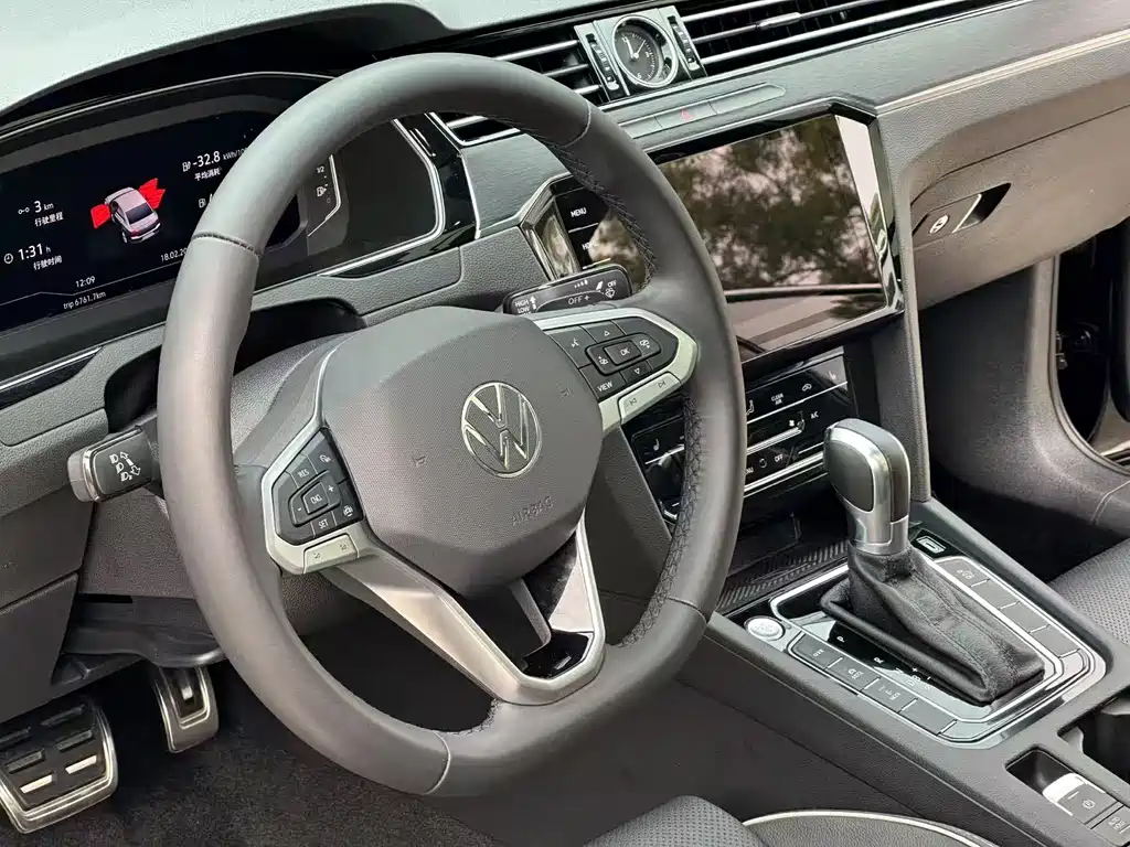Volkswagen Magotan PHEV — миниатюра 10