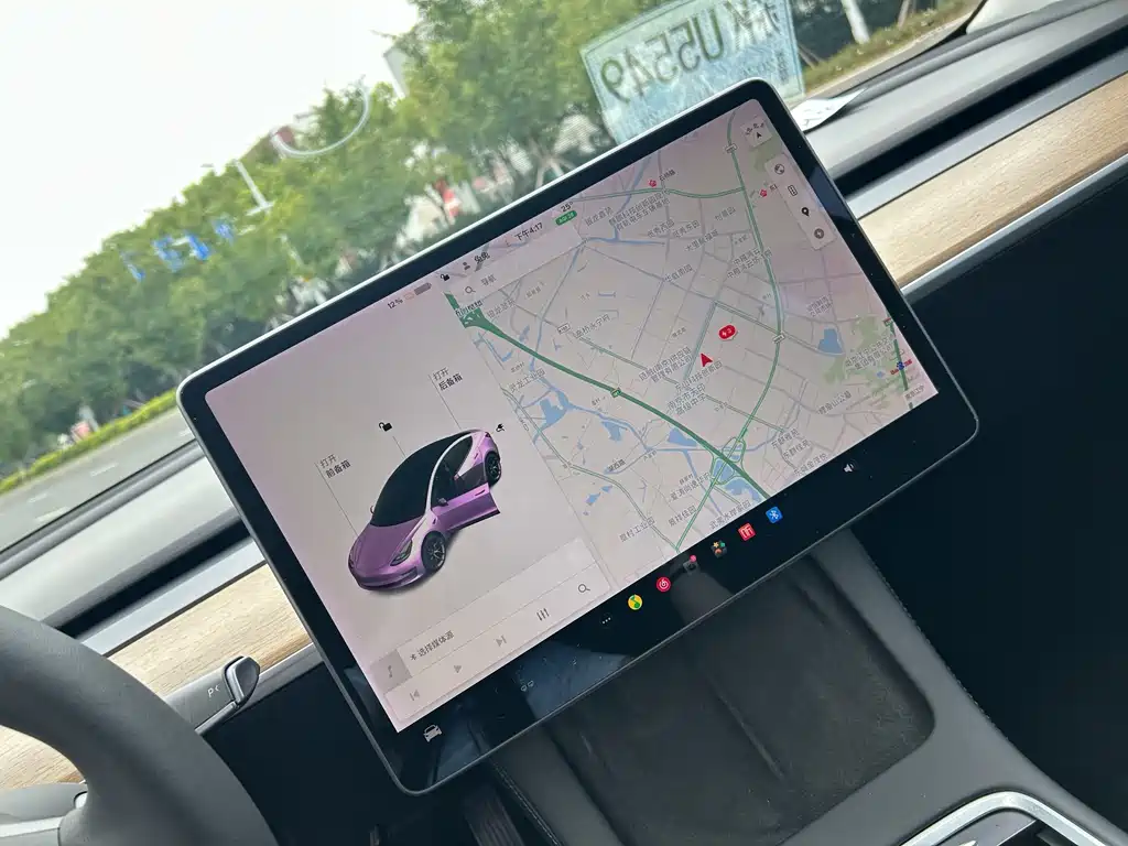 Tesla Model 3 — миниатюра 6
