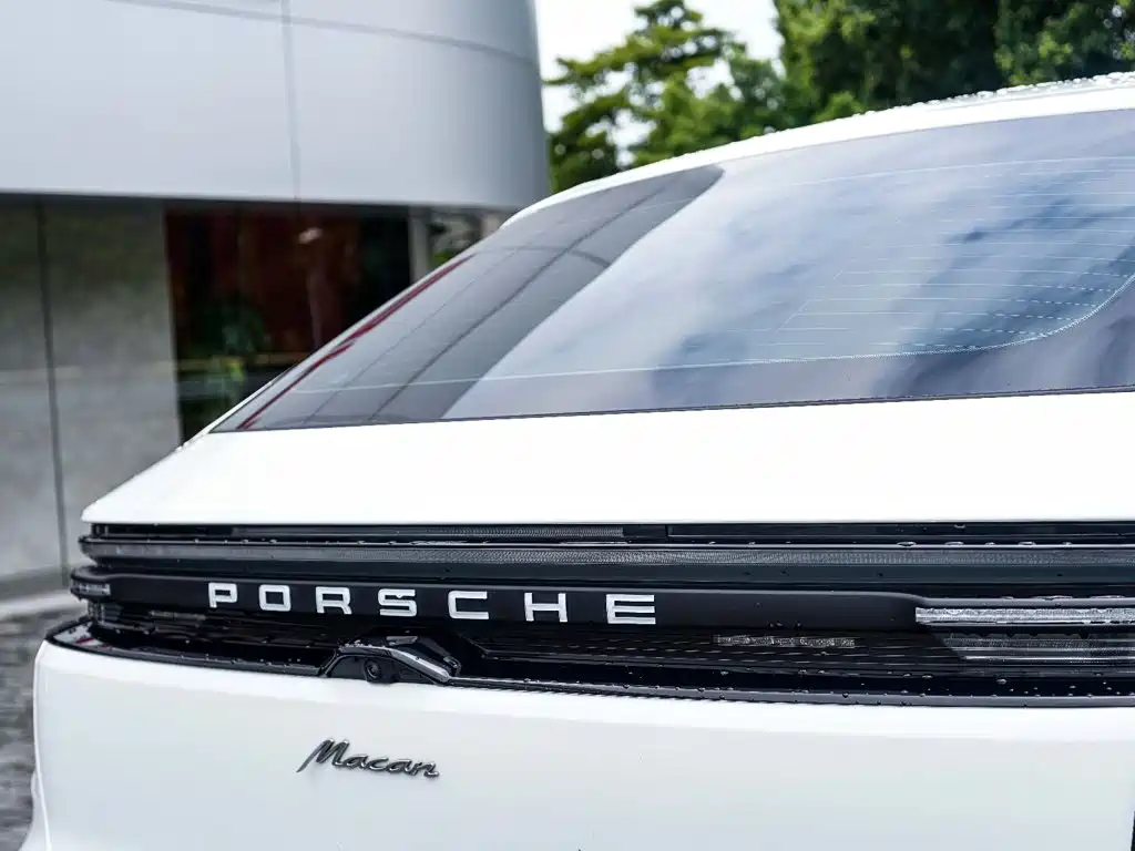 Porsche Macan EV — миниатюра 14