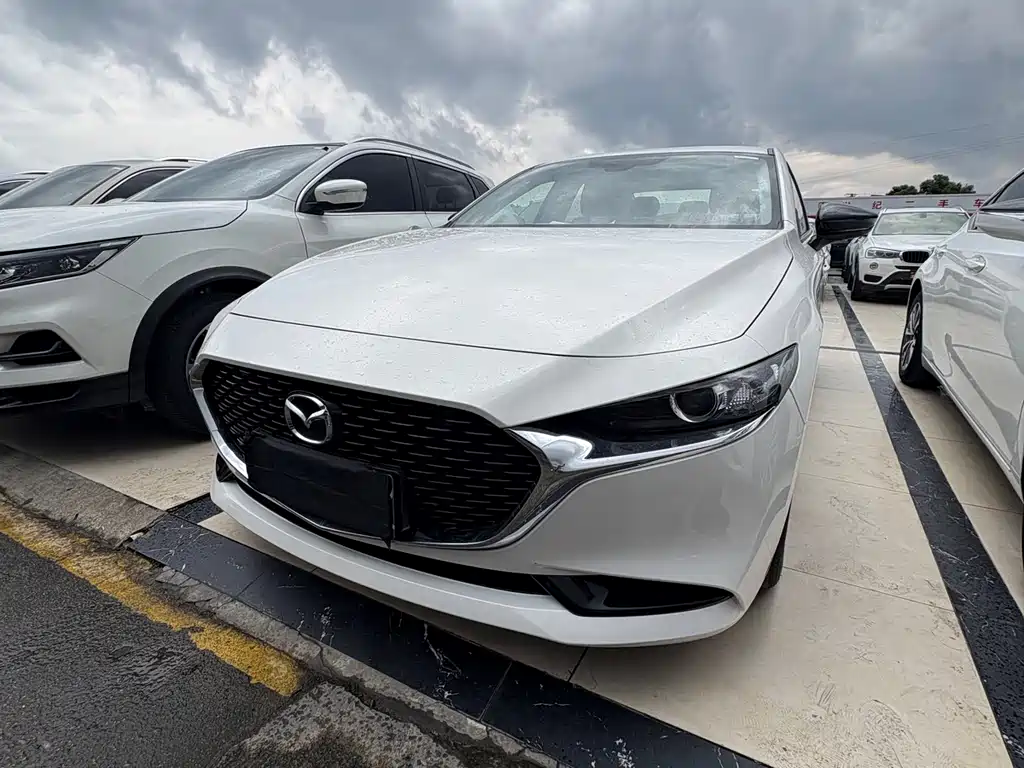 Mazda 3 Axela 2024