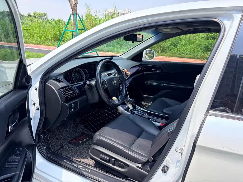 Honda Accord — миниатюра 10