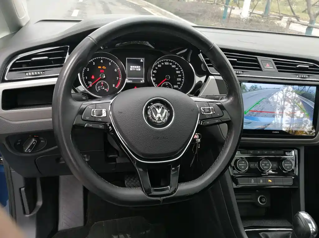 Volkswagen Touran — миниатюра 21