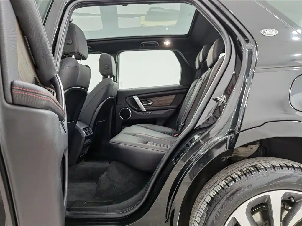 LAND ROVER DISCOVER NEW ENERGY SOURCES FOR SPORTS