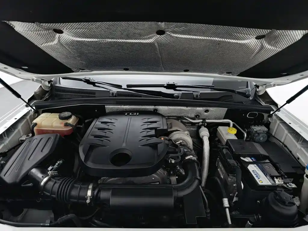 Roewe RX8 — миниатюра 6