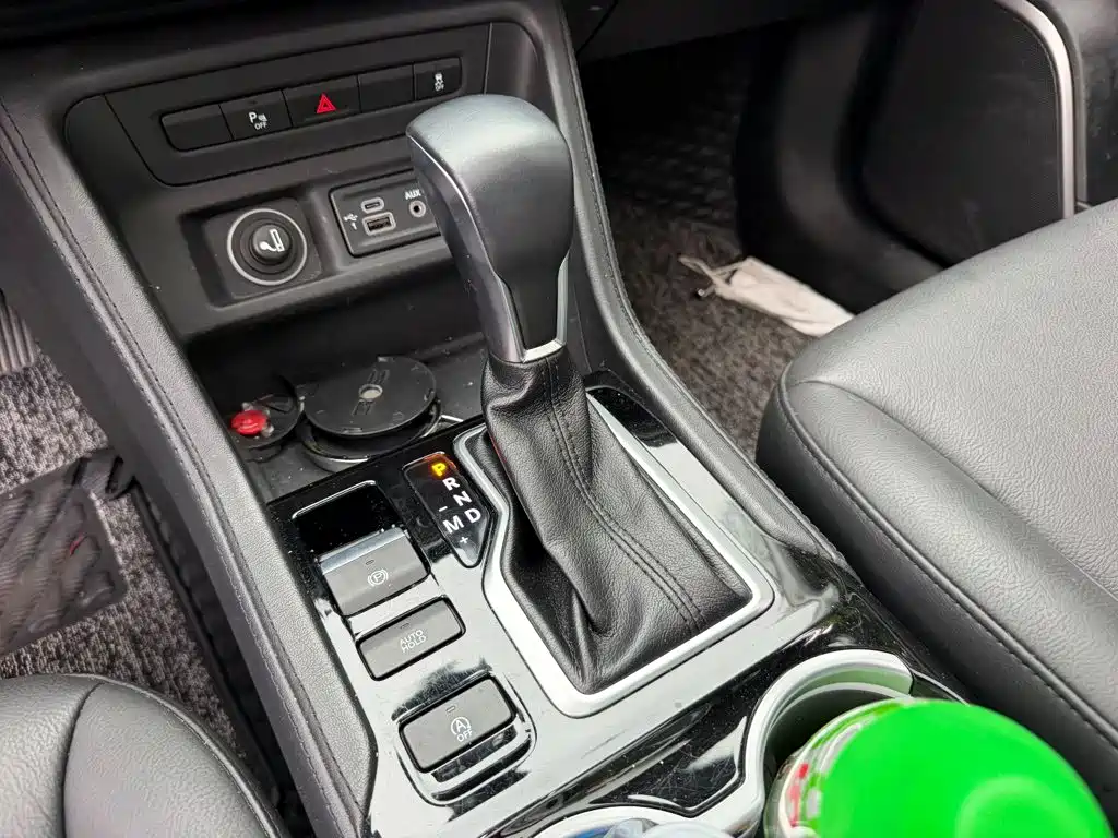 Jeep Commander — миниатюра 9