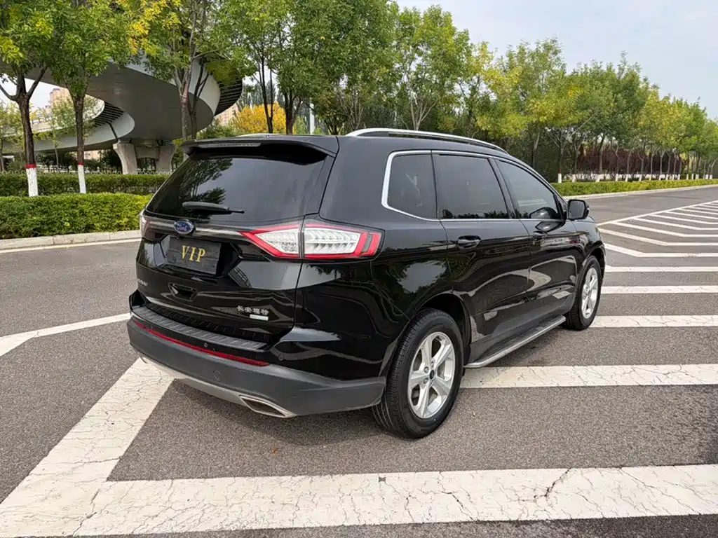 Ford Edge — миниатюра 8