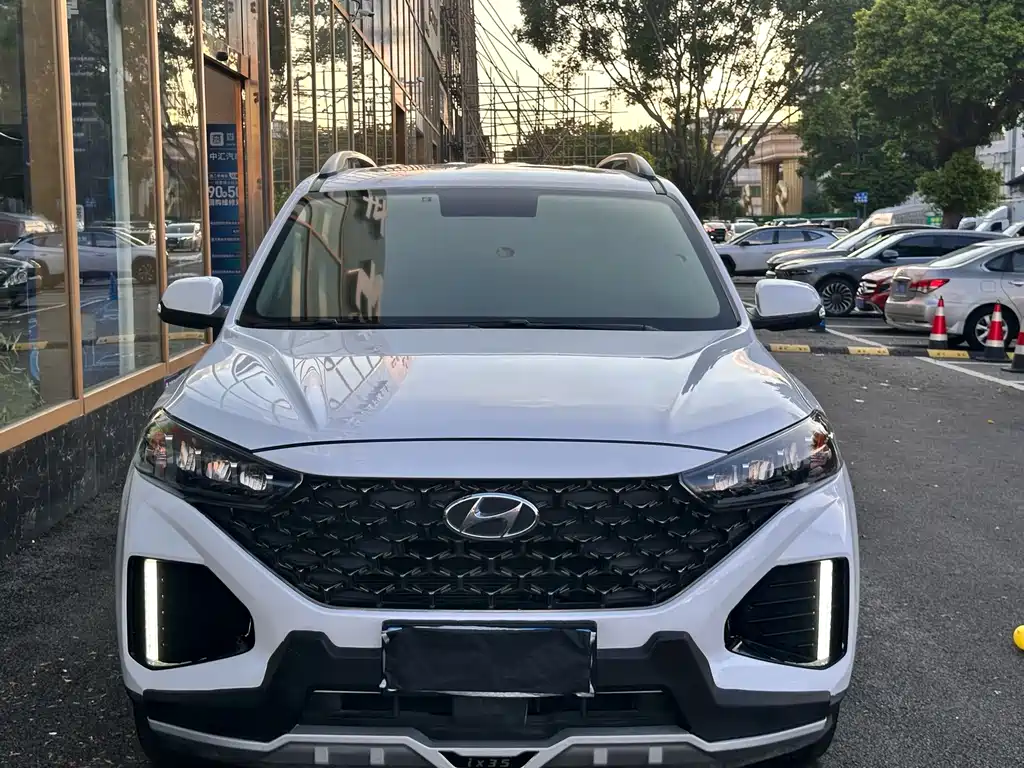 Hyundai ix35 - фото 3