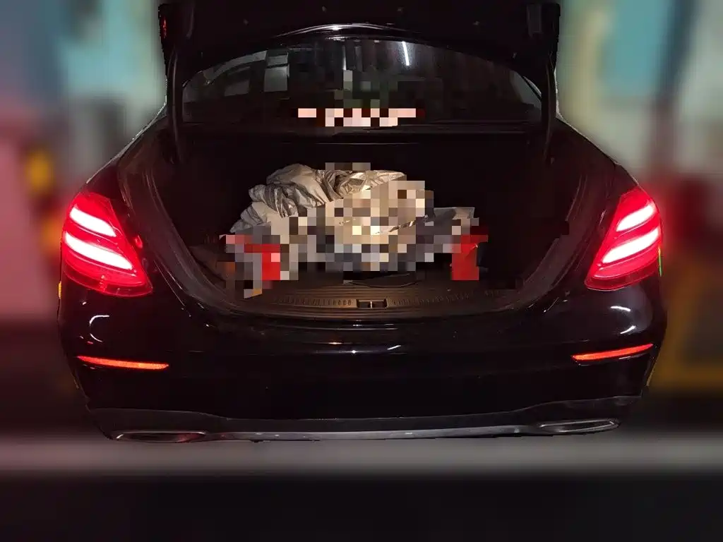 Mercedes-Benz E-Class — миниатюра 20