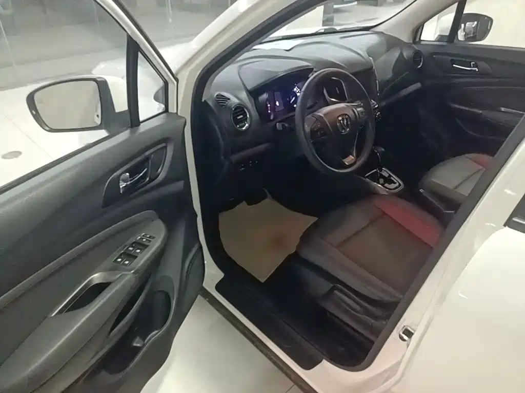 Changan CS15 — миниатюра 16