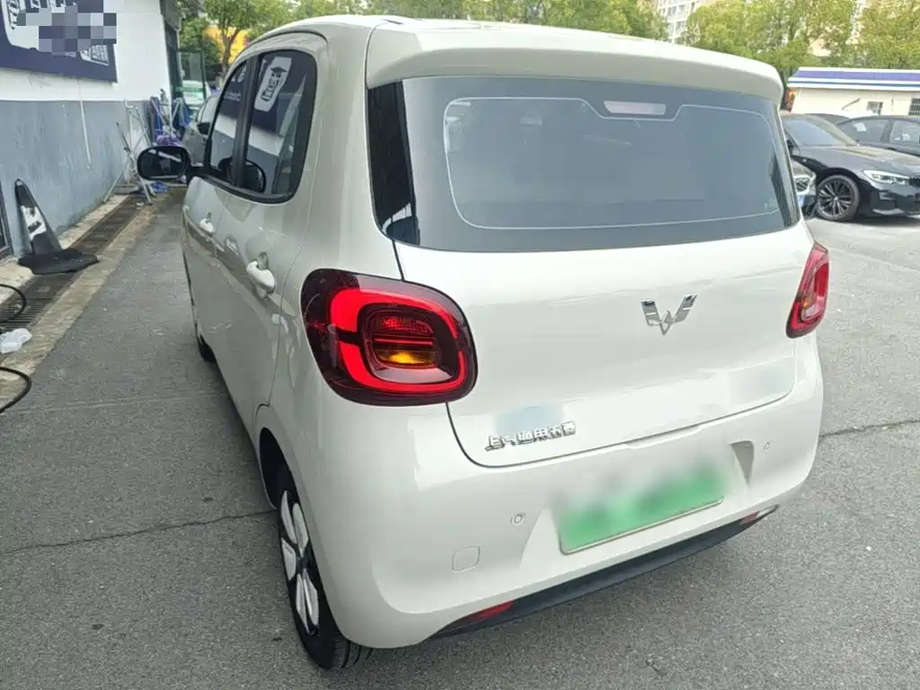 Wuling MINIEV — миниатюра 5