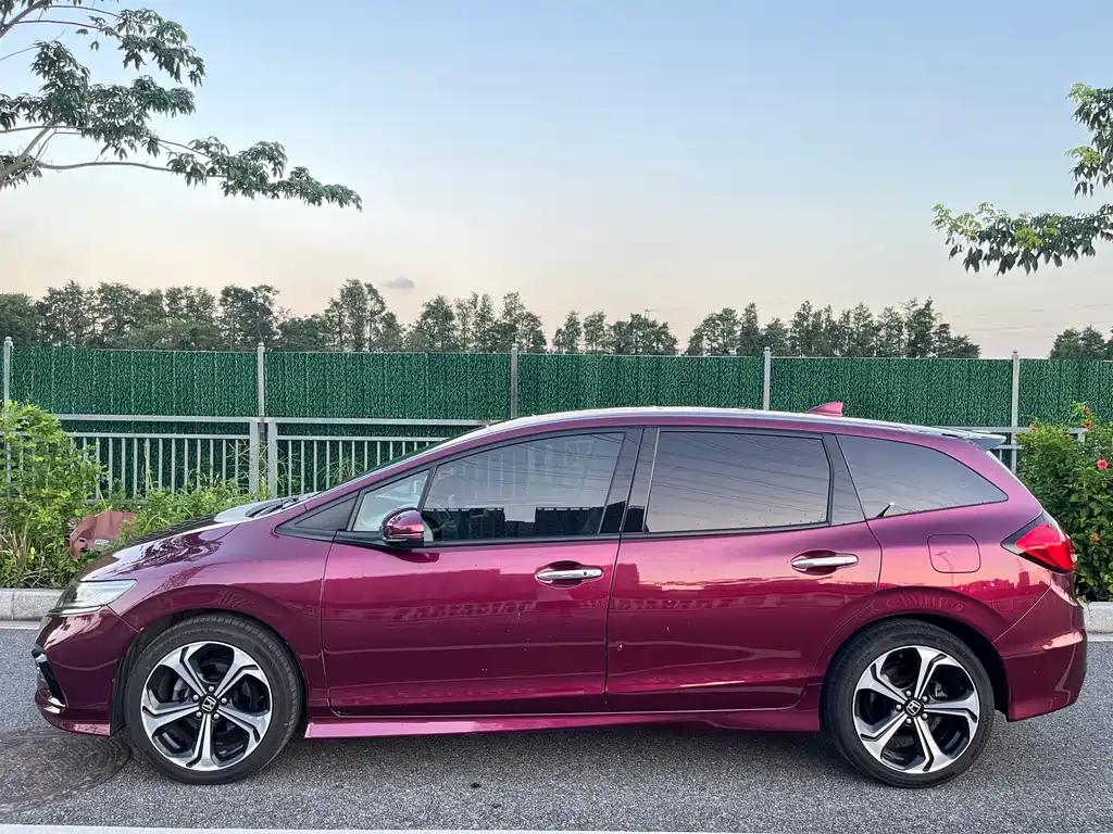 Honda Jade 2017 210TURBO CVT Luxury 5 мест