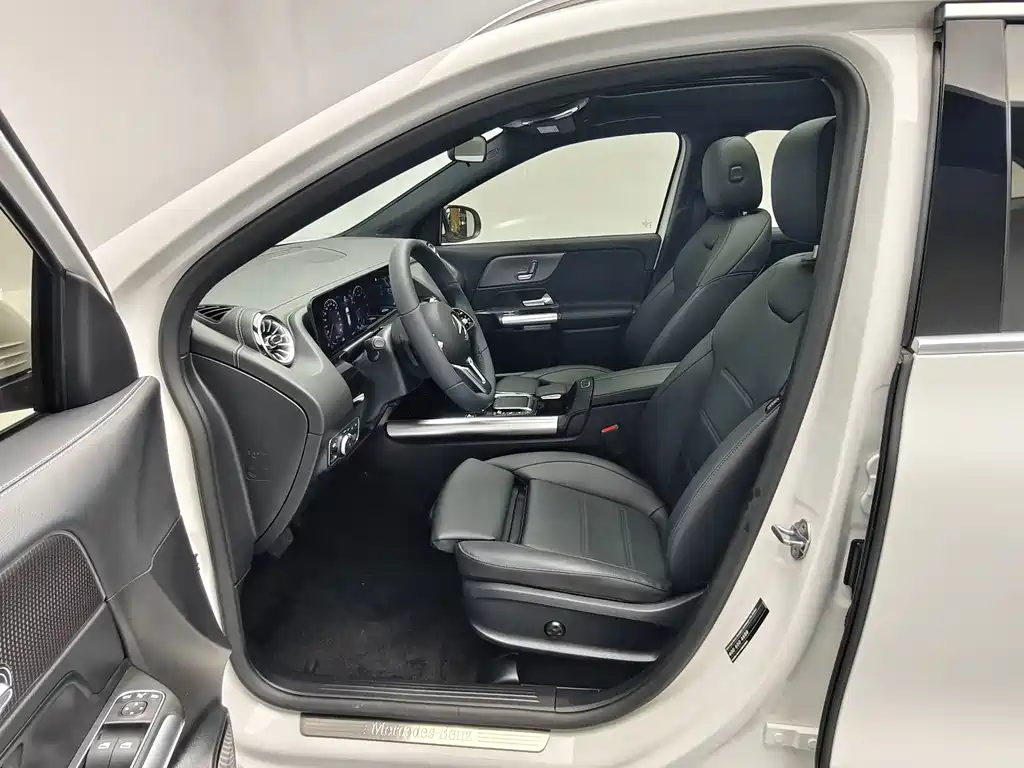 Mercedes-Benz GLA — миниатюра 17