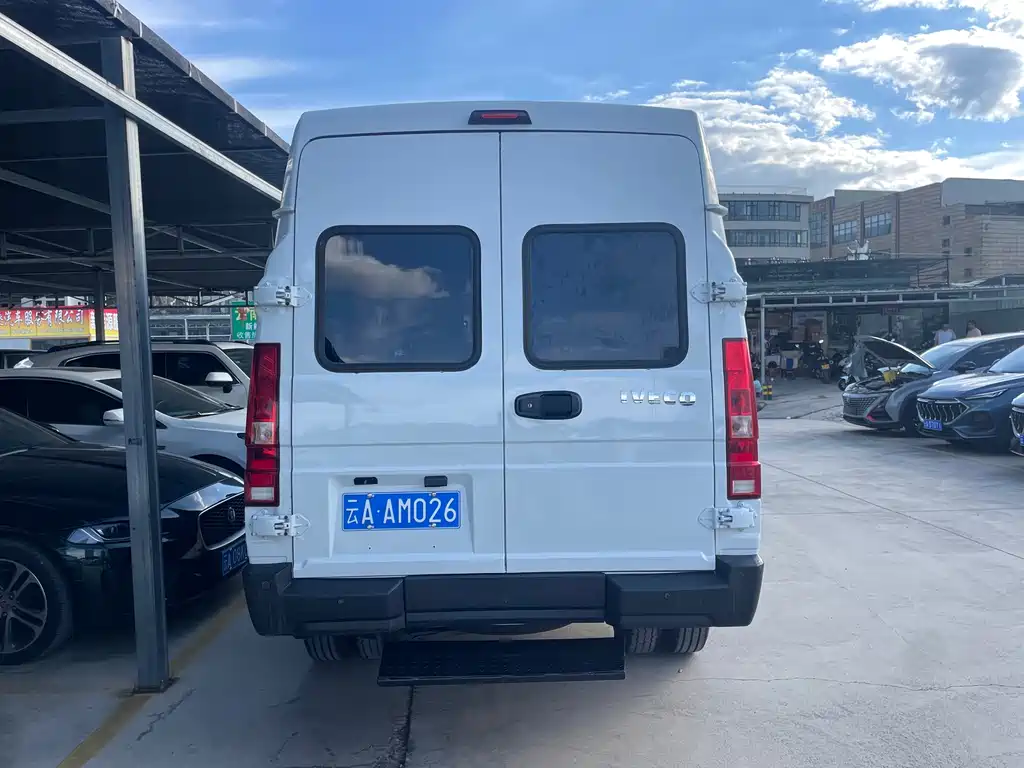 IVECO Daily — миниатюра 6