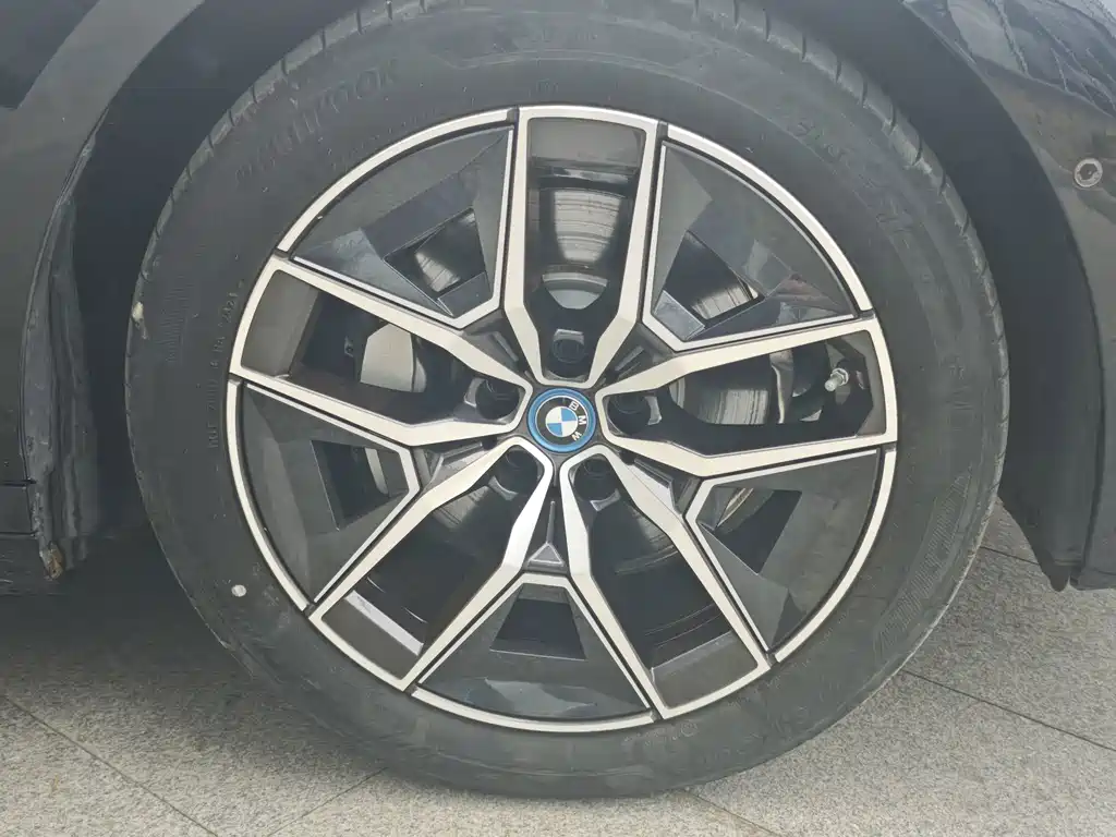 BMW i5 — миниатюра 12