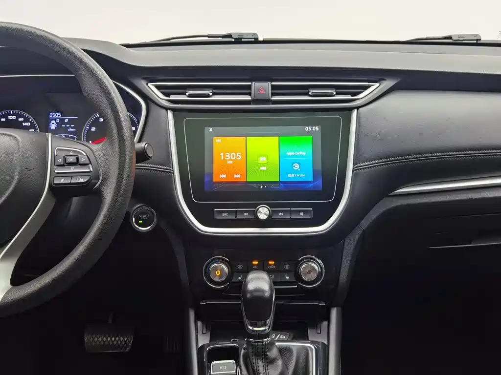 Roewe RX3 — миниатюра 12