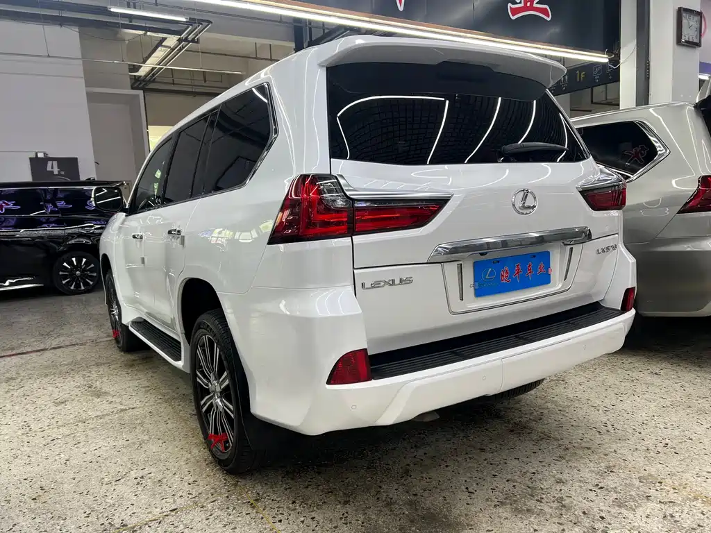 Lexus LX 2019 570 Luxury