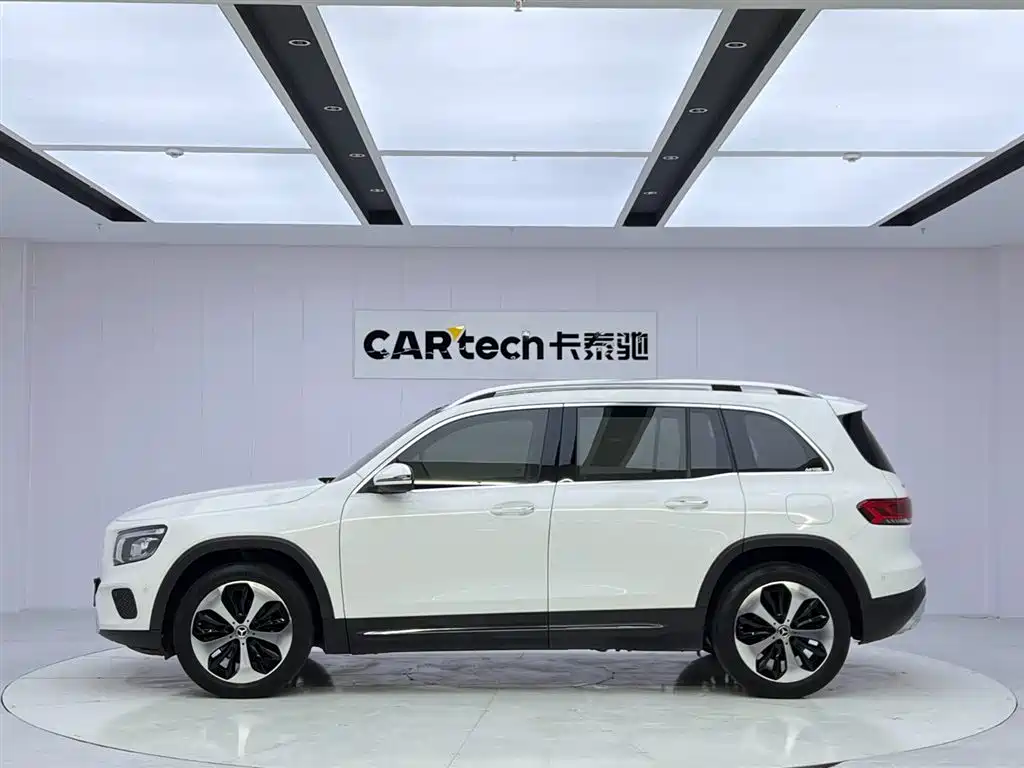 MERCEDES-BENZ GLB