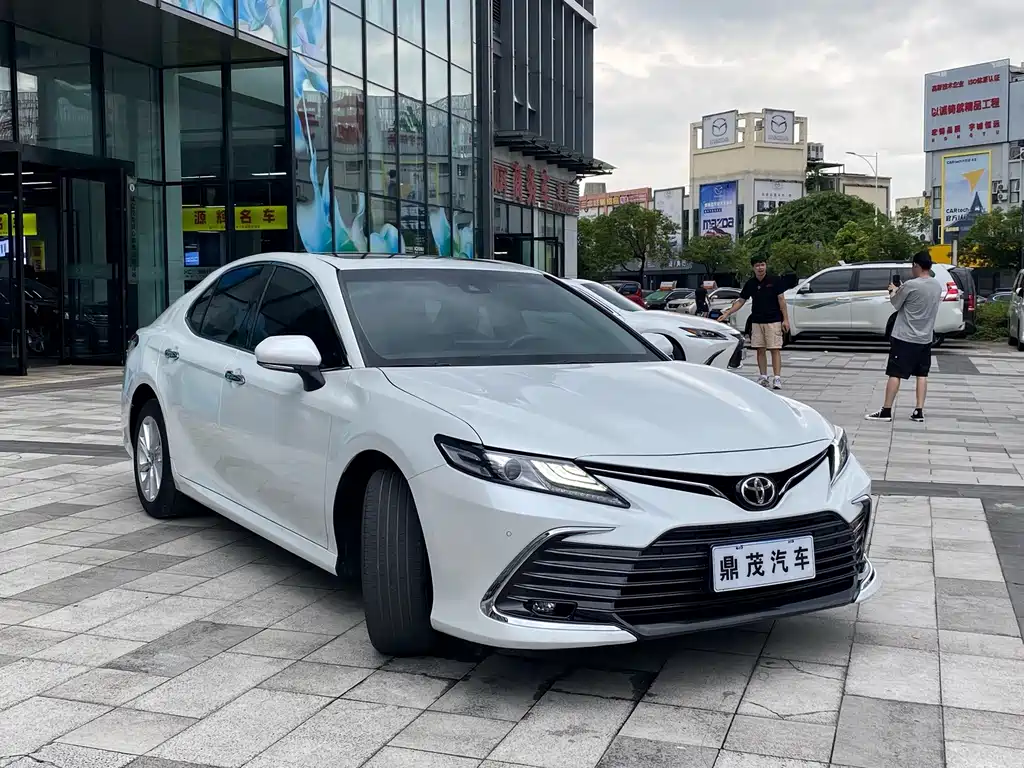 Toyota Camry — миниатюра 13