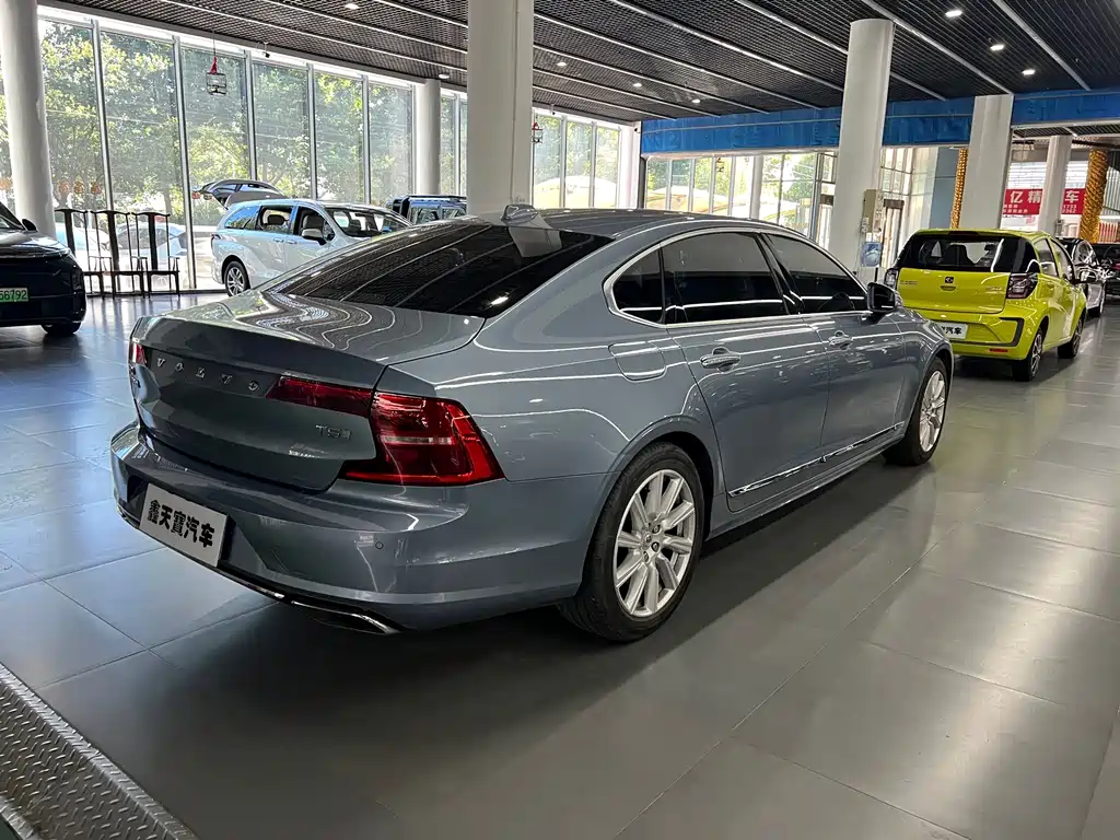 Volvo S90 — миниатюра 3