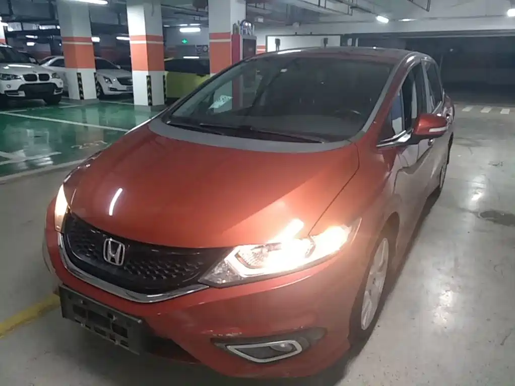 Honda Jade 2016 1.8L AT Comfort Elite 5 мест