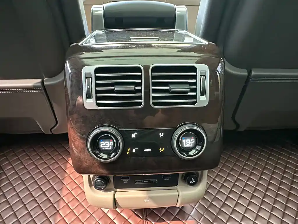 Land Rover Range Rover — миниатюра 23