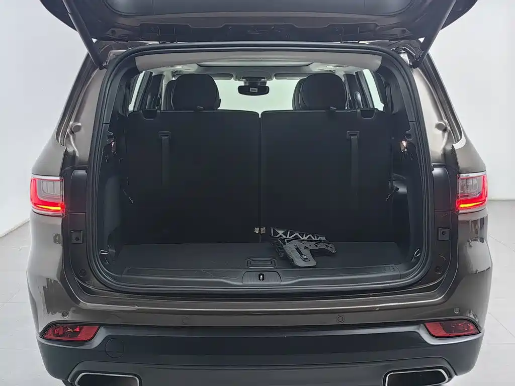 Jeep Grand Commander — миниатюра 16