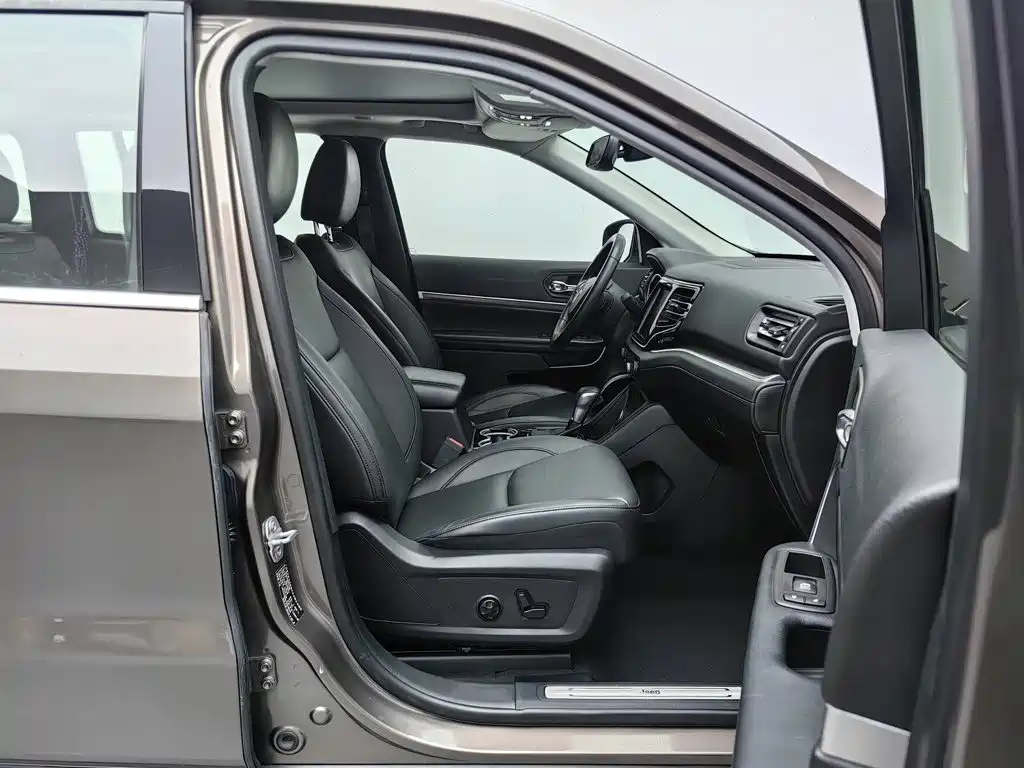 Jeep Grand Commander — миниатюра 23