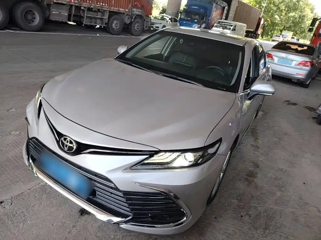 Toyota Camry 2023 2.0G Luxury