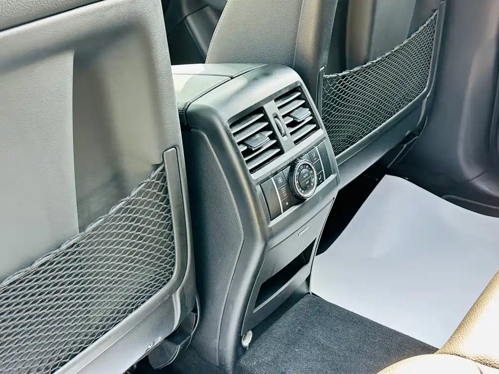 Mercedes-Benz M-Class — миниатюра 17