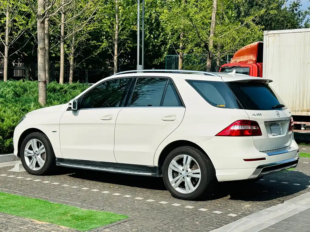 Mercedes-Benz M-Class — миниатюра 6