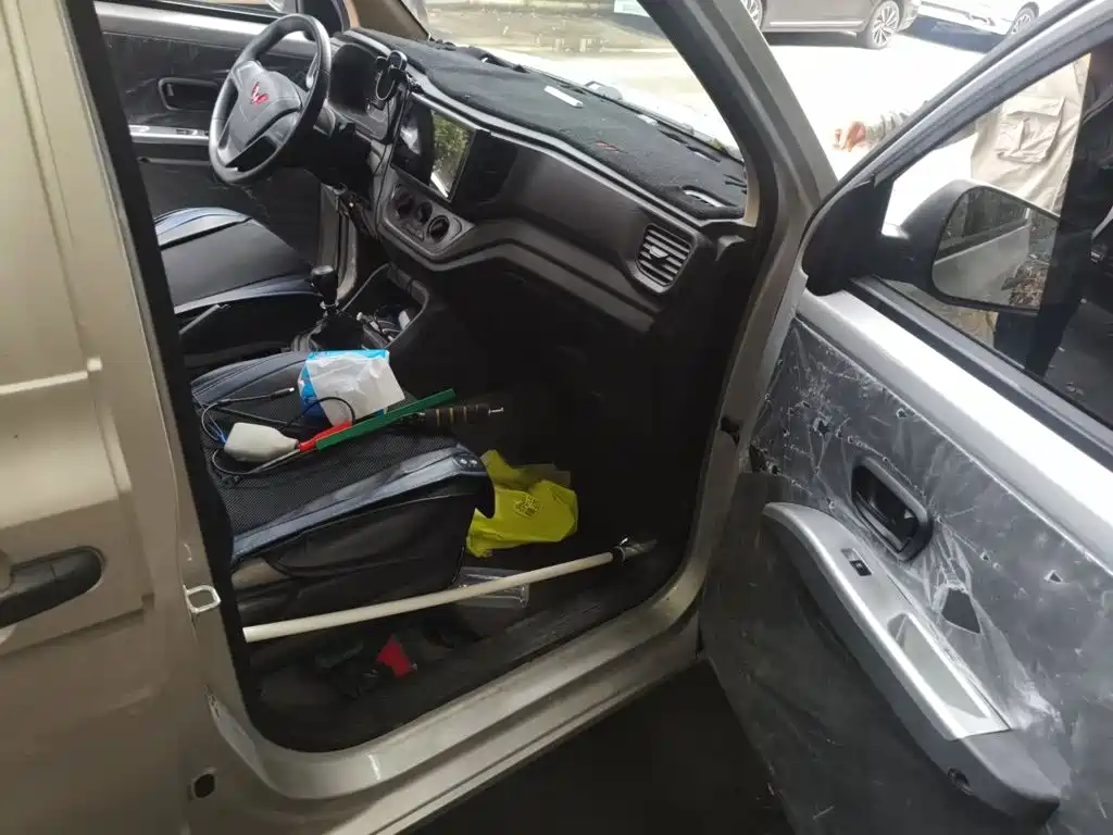Wuling Hongguang V — миниатюра 20