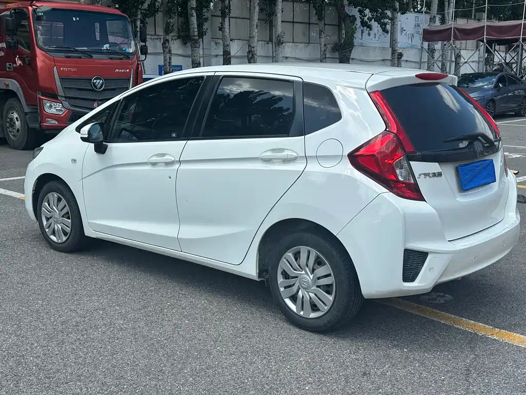 Honda Fit — миниатюра 5