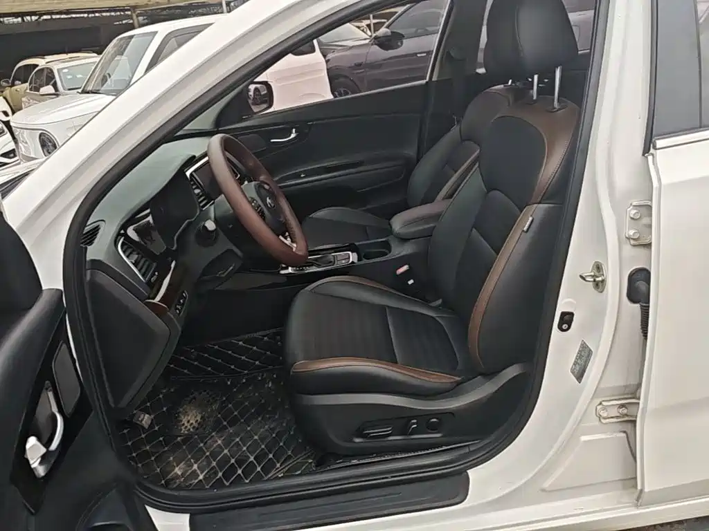 Kia K4 — миниатюра 15